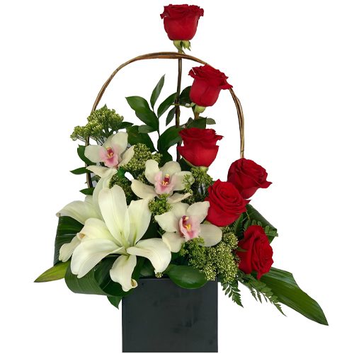 Red-roses-and-orchids-with-lilies
