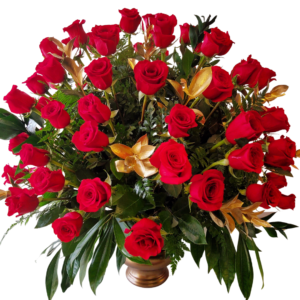 100 Red Roses with Gold Leaves 2