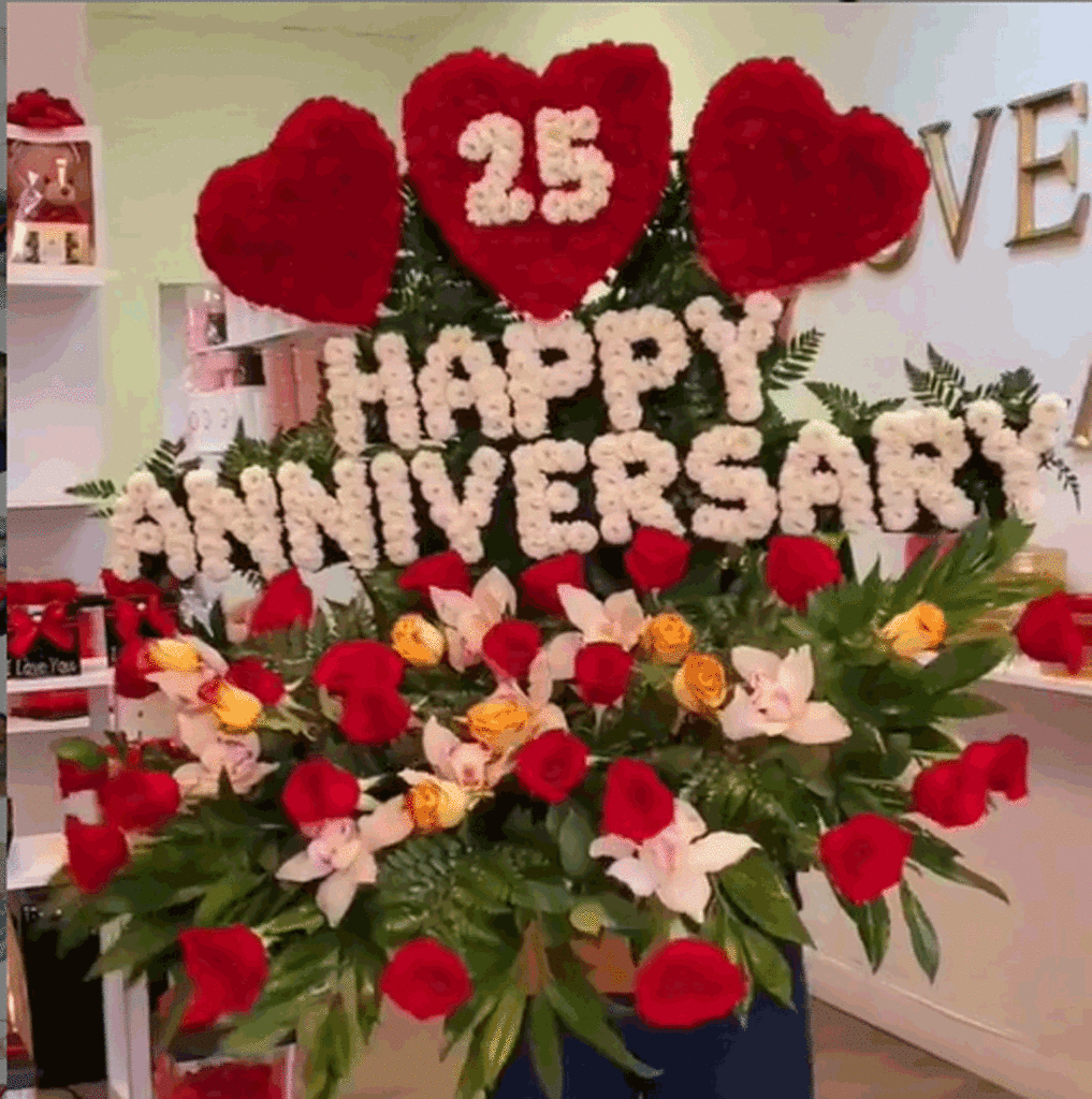 Happy-Anniverssary-Flower-Extravaganza-Red-Roses