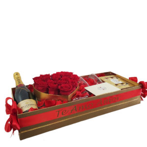 luxurious golden box with red roses plus champagne