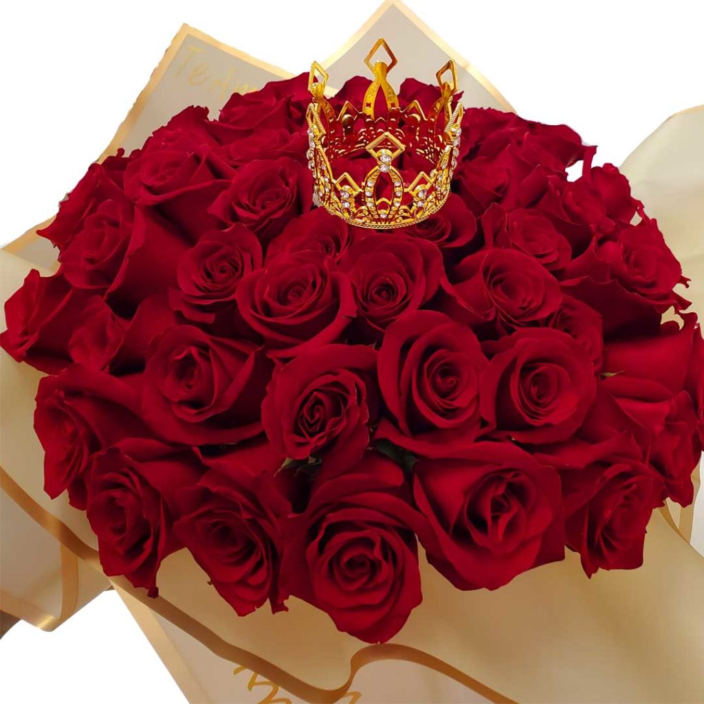 50-Roses-Queen-Hand-Bouquet-Red-Roses