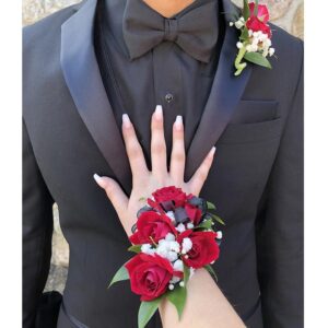 Red-Roses-Corsage