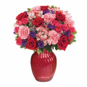 Red-Roses-and-Pink-carnations-in-a-vase