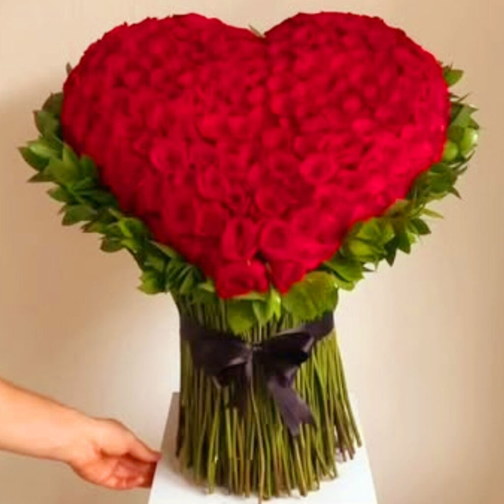 3D-Red-Roses-Heart