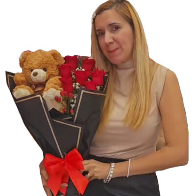 Red-Roses-with-Cute-Teddy-Bear